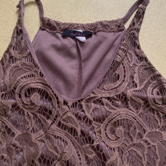 Lavender Brown Thick Lace Detailing Flowy Tank Top - Picture 3 of 5